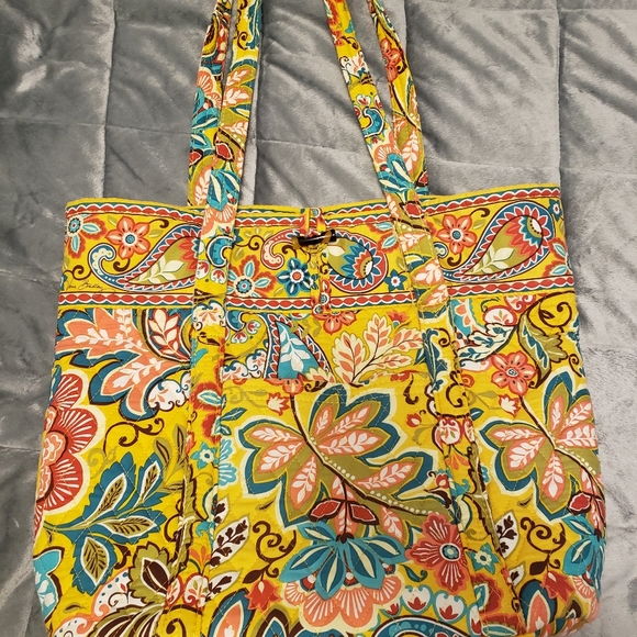 Vera Bradley Handbags - Vera Bradley large tote bag